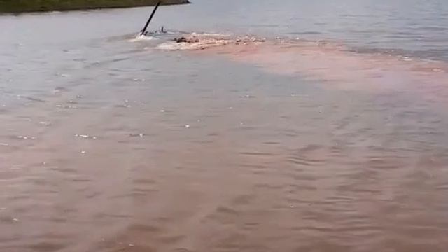 проехал под водой 😀😀