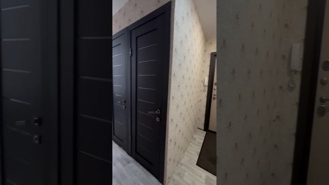 серебристая