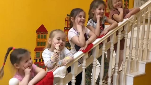Тёплое поздравление ко Дню Мамы!