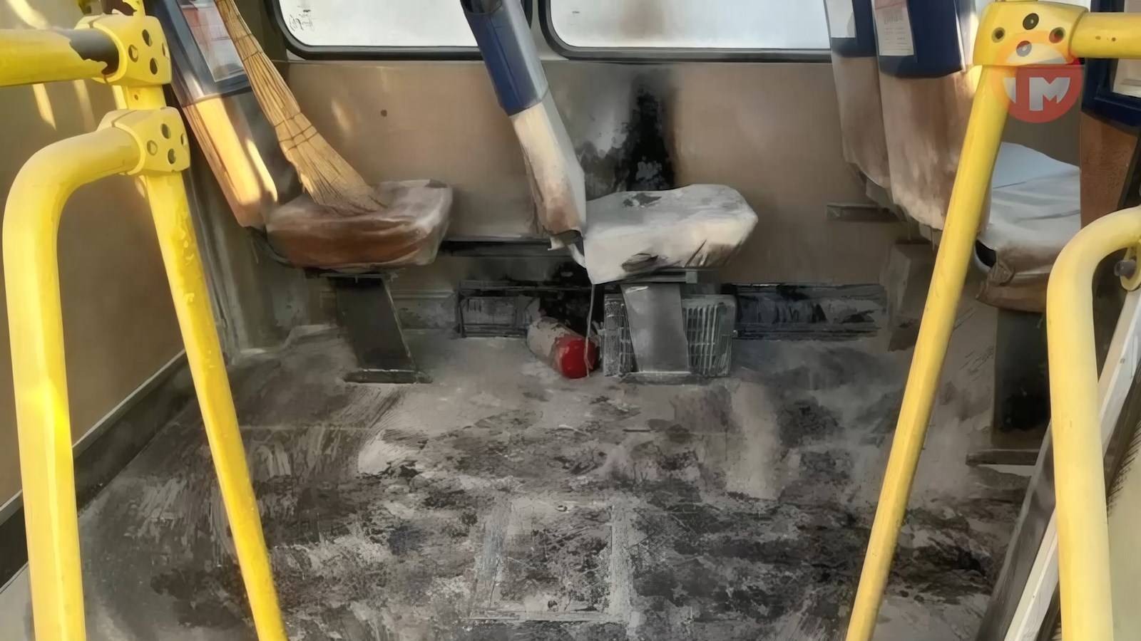 Пассажирский автобус загорелся в Уссурийске