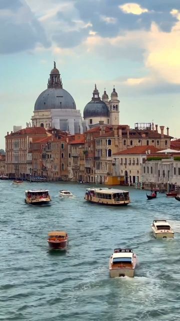 A beautiful sandy beach in Florida. Красивый песчаный пляж во Флориде.