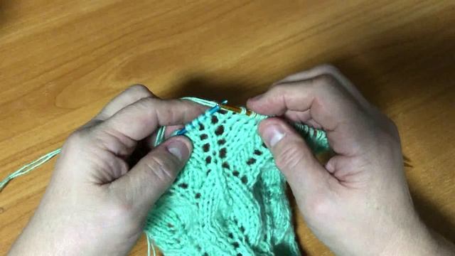 Узор спицами для ваших изделий, можно как оформление. Листья