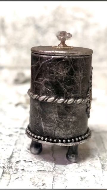 Шкатулка круглая.