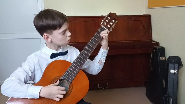 Менуэт. Исполняет Черных Александр