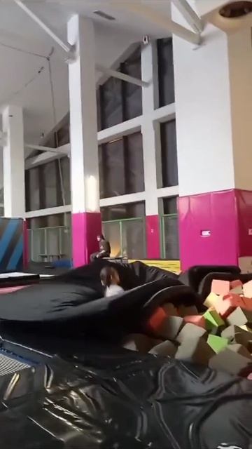 Сумасшедший трюк! Двойное сальто в поролоновую яму! Я это сделала🥳