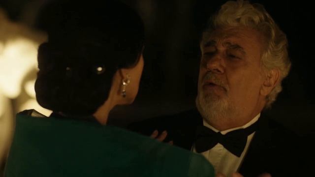Моника Беллуччи и Пласидо Доминго в сериале "Моцарт в Джунглях"