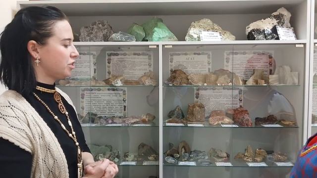 Елена Фищукова. виртуальная экскурсия Камни Урала.mp4