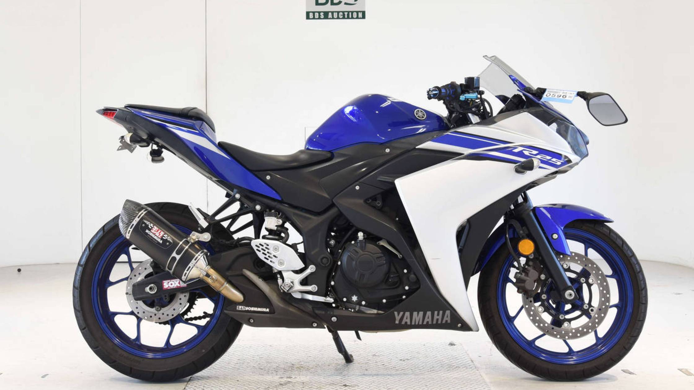 0596 - Yamaha YZF-R25 - RG10J-017573