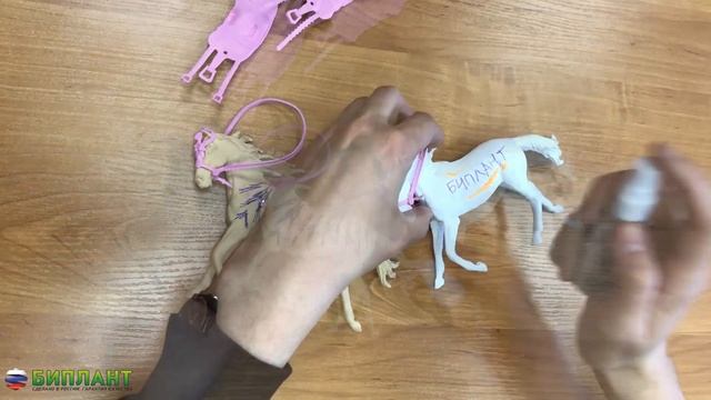 чем очистить игрушки от чернил и фломастера