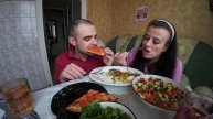 МУКБАНГ НАРЕЗКИ ЛУЧШЕЕ - КАРТОШКА ЖАРЕНАЯ С КОТЛЕТАМИ / ПИЦЦА / PIZZA / MUKBANG АСМР 10. 02. 2025