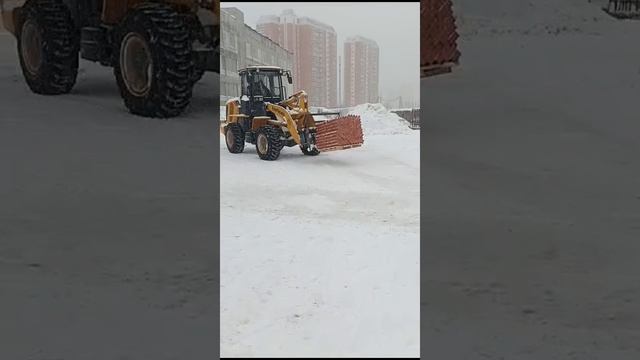 вилы паллетные + быстросъем на фронтальном погрузчике