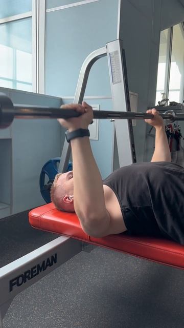 Жим штанги лежа