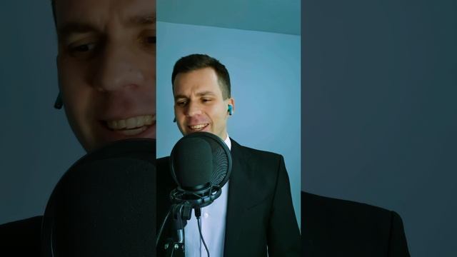 Исполнил советскую песню "Хотят ли русские войны" в манере Марка Бернеса