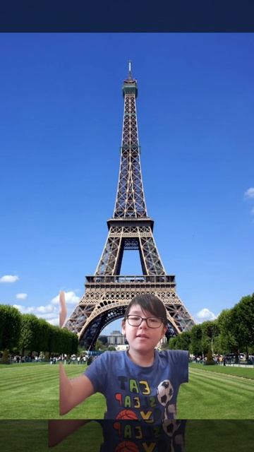 я в Париже 🗼 #Shorts