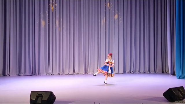 "" А я маленькая, да удаленькая"