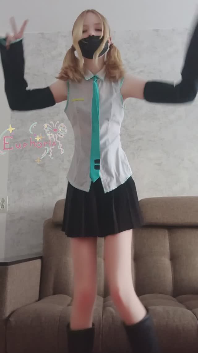 Танец под песню: パイパイ仮面でどうかしらん【hololive/宝鐘マリン】в исполнении Hatsune Miku
