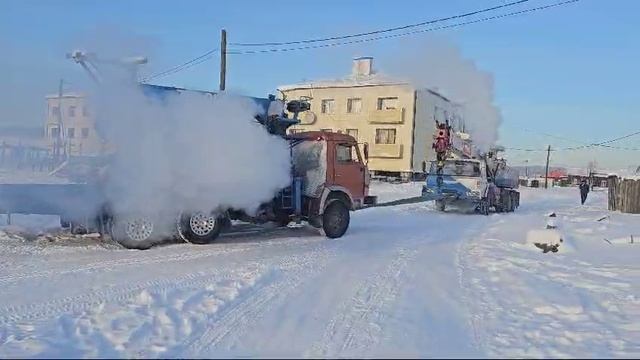 Буксироуем замороженный фав сороконожку в -40 тремя грузовиками