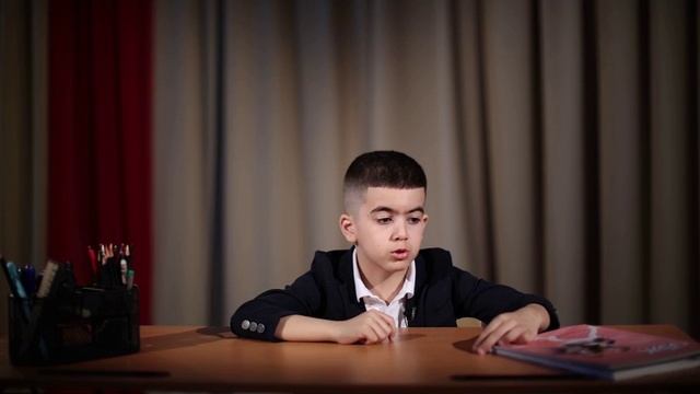 А твой ребенок знает, куда звонить в случае беды?