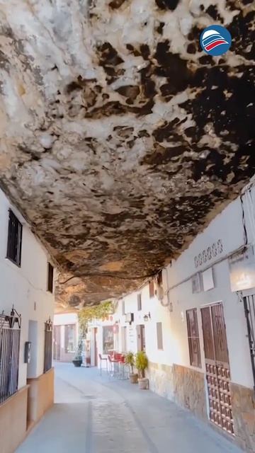 Сетениль-де-лас-Бодегас: Город под каменными облаками