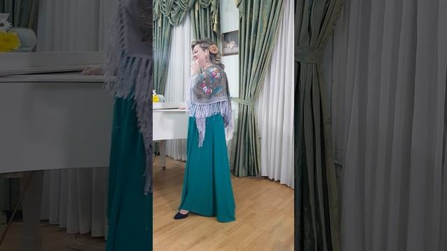 Попурри на тему старинных цыганских романсов. Поёт Софья Ковалёва.