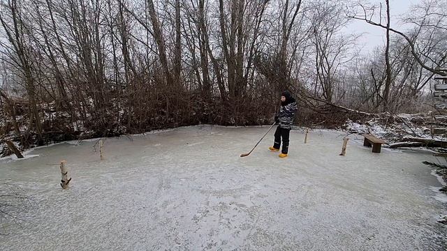 Игра в хоккей с братом!
