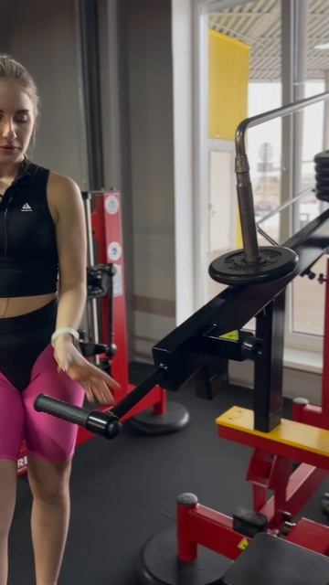 Разнорычажный жим лежа