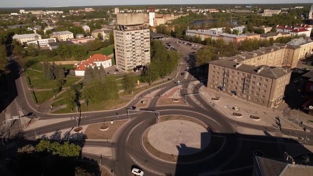 Полет на дроне в Нарве вдоль Таллиннского шоссе до кольцевой развязки А. Пушкина и П. Кересе.