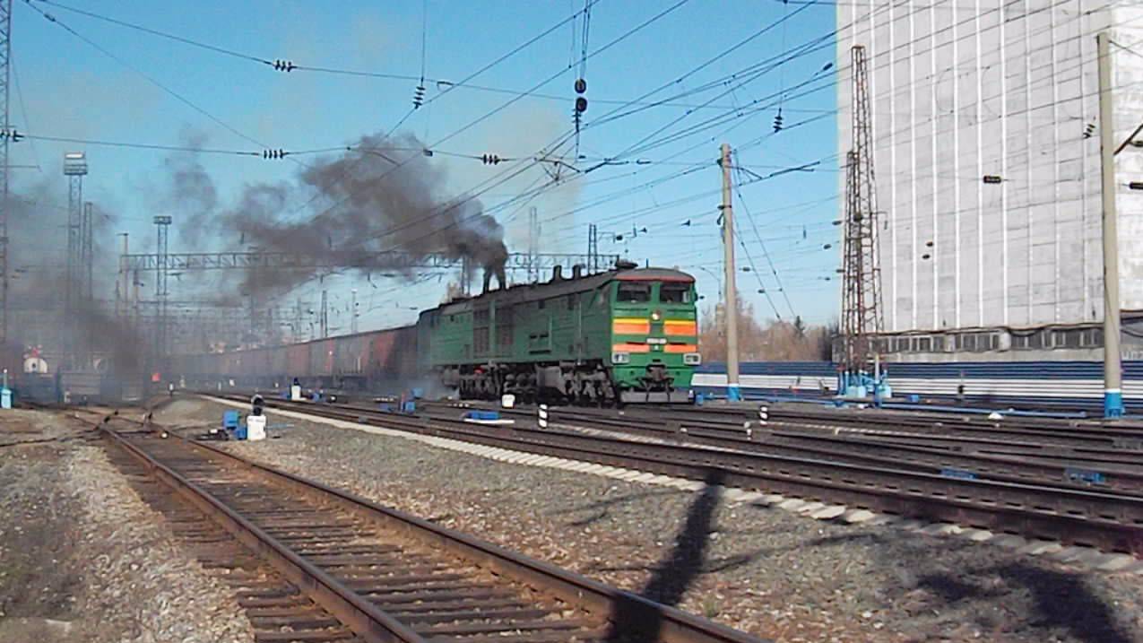 Тепловоз 2ТЭ10М-3260. Старт на Бийск с "медведями". Звук 10Д100.