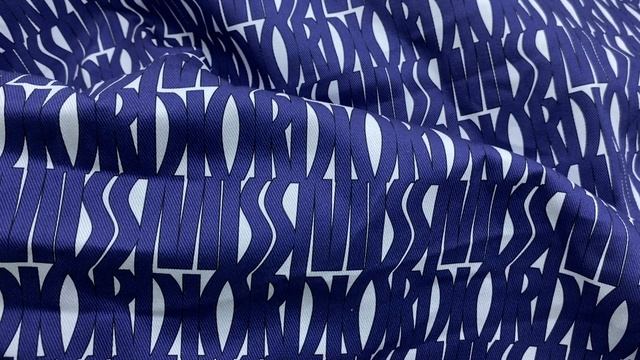 Джинса белого цвета с принтом синие буквы 12667