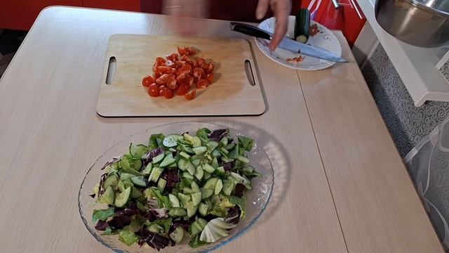 Необыкновенный салатик.Легкий вкусный.