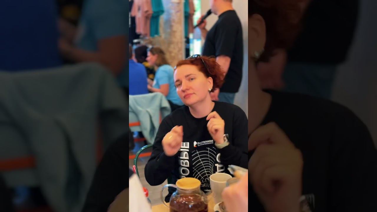 Котоквиз от «КвизПлиз» в котокафе! Показываем вам атмосферу Хотели бы поиграть в квиз с котами?