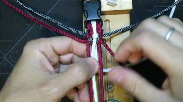 Make a RAPTOR PARACORD BRACELET Tutorial - Pulseras Gruesas Faciles(360P)