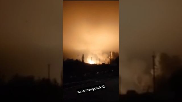 А это уже прилет подряд нескольких крылатых ракет по Яблунивскому газопромыслу возле города Лохв...