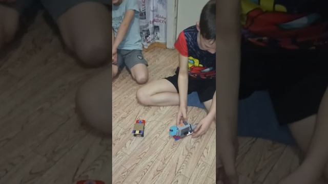 Спутник катает машинку🤣