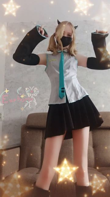Танец под песню Hatsune Miku.🌟 ☕