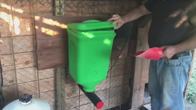 Автоматическая профессиональная  шнековая кормушка для курятников российского производства