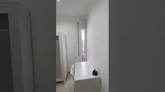 Купить квартиру в Барселоне, 3 спальни на ул. Vila de Gràcia