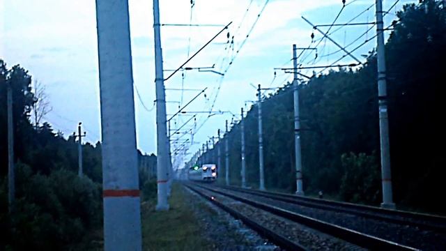 Электровоз ЭП20 011 со скоростным поездом ''Стриж'' Москва - Нижний новгород,