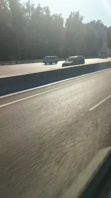 Еду и смотрю в окно