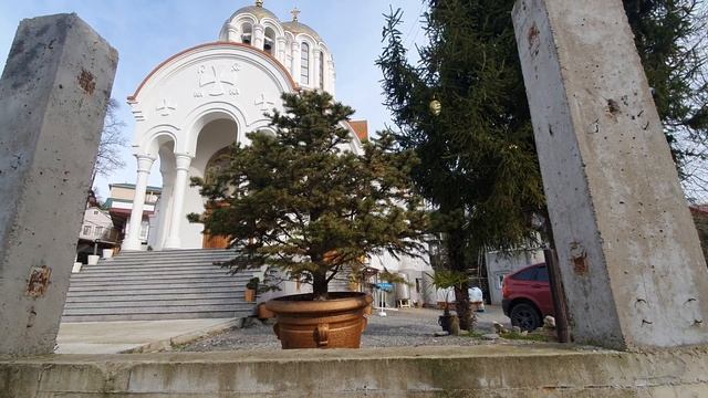 Храм Апостола Симона Кананита в Лоо — единственный на Черноморском побережье посвящён ученику Христа