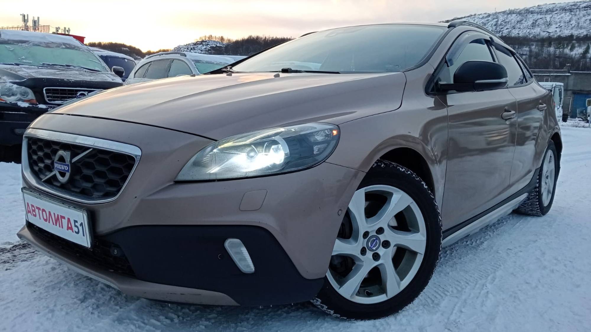 Volvo V40 Cross Country 2.0 T5 4WD AT (213 л.с.), 2013