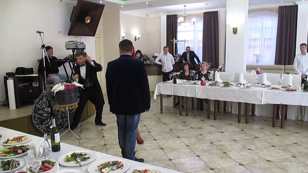 Выступление фокусника на свадьбе
