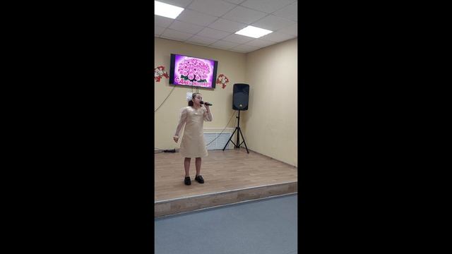Демкова Карина. Слова К.Ибряева муз. Ю.Чичкова «Самая  счастливая».