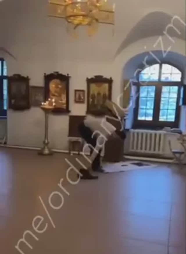 ПРОВОКАЦИЯ МУСУЛЬМАНИНА - Вологда, храм Николя чудотворца !!!