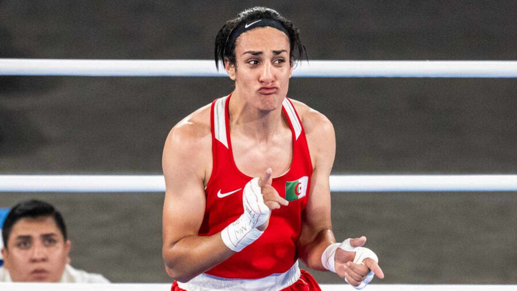 Попавшая в гендерный скандал боксерша Хелиф подаст в суд