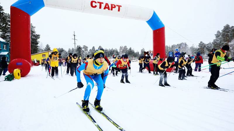 Почти 500 человек приняли участие в массовом забеге «Лыжня России» в Лянторе