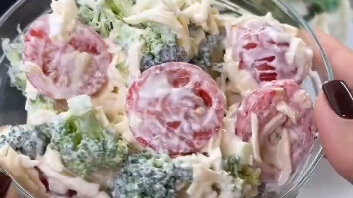 Салат за 5 минут...🥗🥦😋