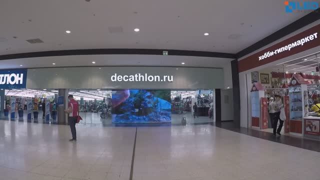 Видеоэкран для сети магазинов Decathlon, г. Москва, Р2.5 мм