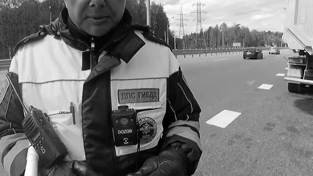 Гаишник решил проверить ДОКУМЕНТЫ НА МОТОЦИКЛ / ПОПРОСИЛ СНЯТЬ ШЛЕМ