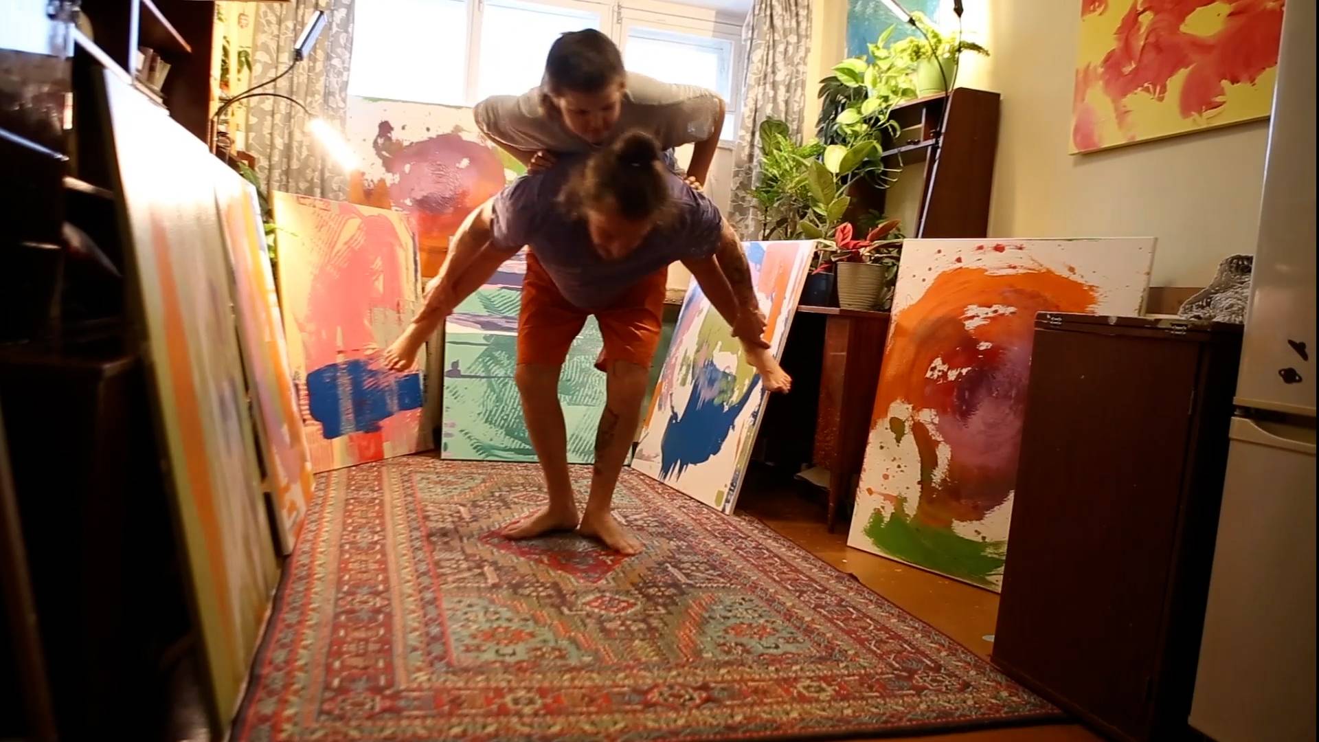 Кузя и Антон рисуют